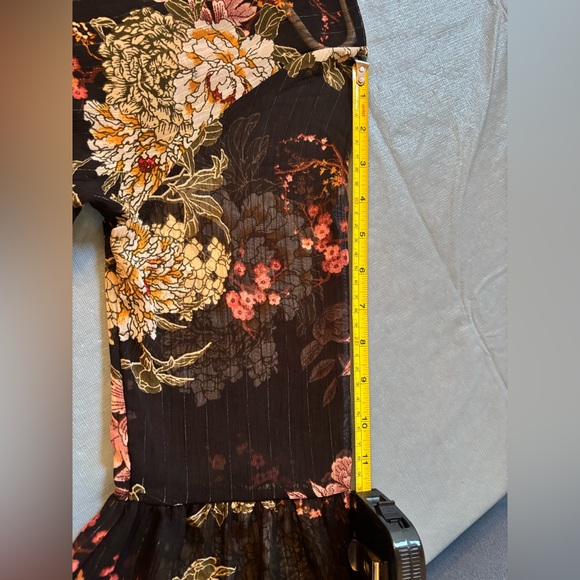 CHENAULT BLOUSE FLOWER PATTERN - Size Medium - Picture 13 of 16